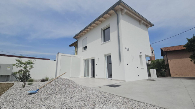 Villetta bifamiliare in affitto a Porcia