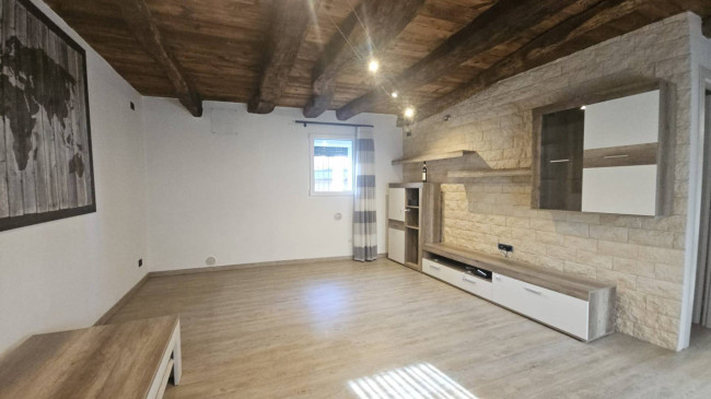 casa indipendente in vendita a Aviano