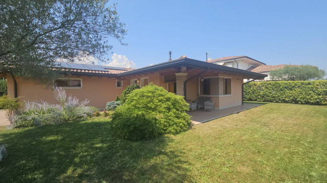 Villetta bifamiliare in affitto a Fontanafredda