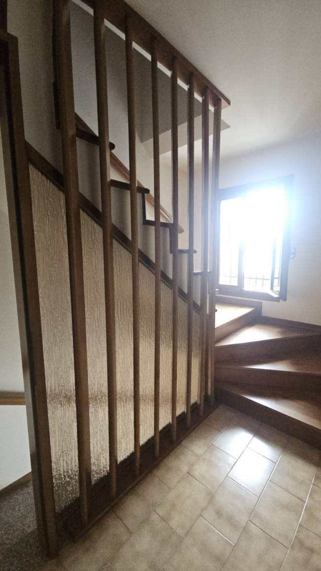 Edificio residenziale in affitto a Caneva