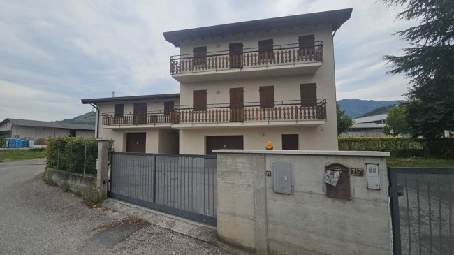 Edificio residenziale in affitto a Caneva