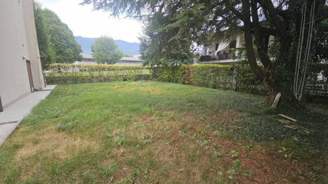 Edificio residenziale in affitto a Caneva