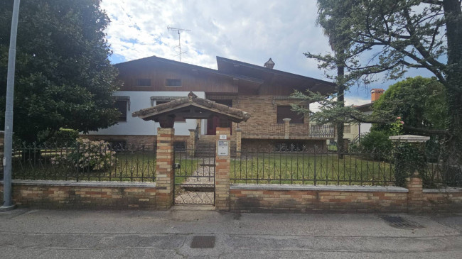 Villa in vendita a Porcia