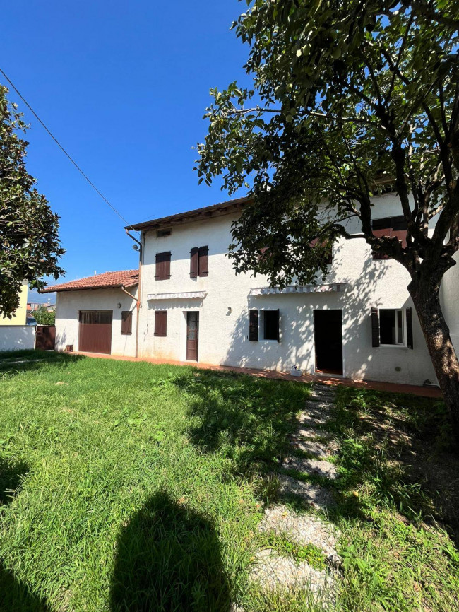 Edificio residenziale in affitto a Roveredo in Piano
