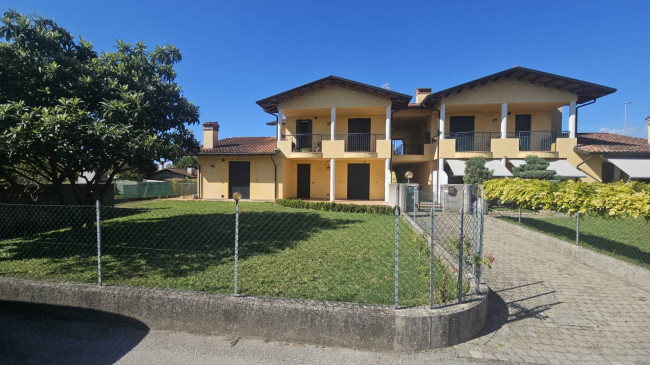 Appartamento in vendita a Roveredo in Piano