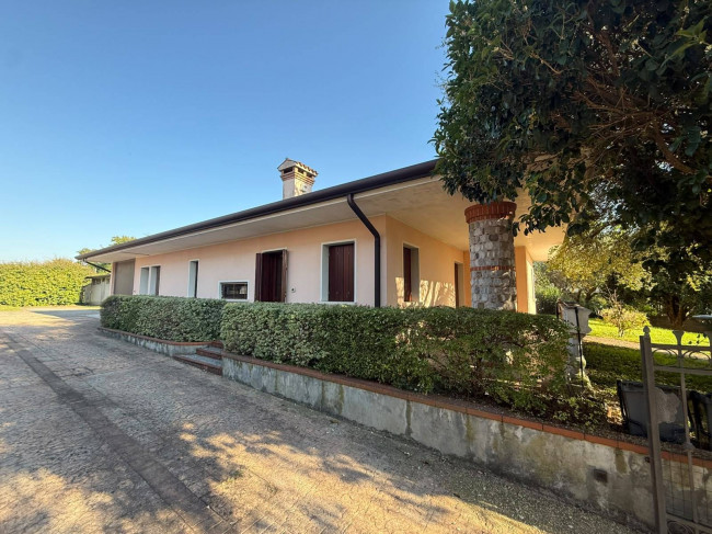 Villa in vendita a Pordenone