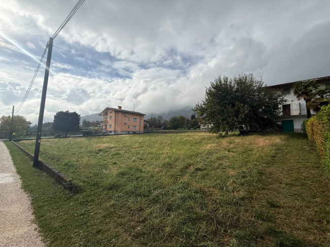 Terreno edificabile in vendita a Aviano