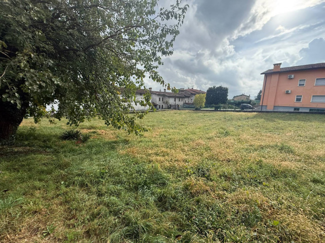 Terreno edificabile in vendita a Aviano