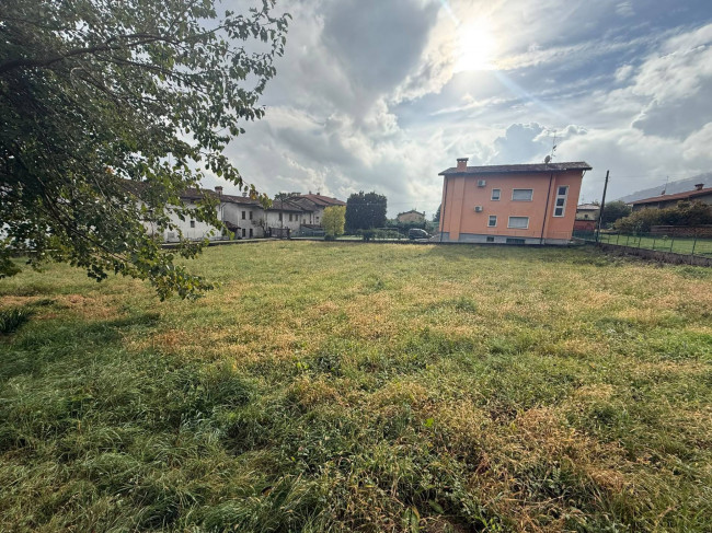 Terreno edificabile in vendita a Aviano