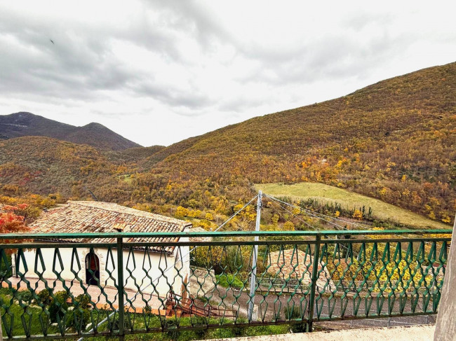 Casa indipendente in vendita a Sassoferrato (AN)