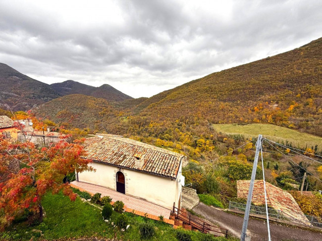 Casa indipendente in vendita a Sassoferrato (AN)