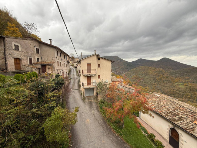 Casa indipendente in vendita a Sassoferrato (AN)