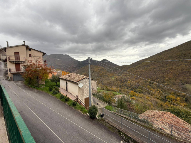 Casa indipendente in vendita a Sassoferrato (AN)