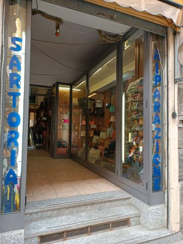 Locale commerciale in vendita a Savona