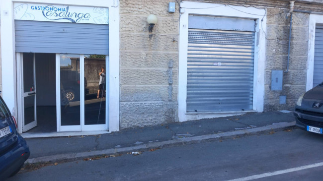 Locale commerciale in affitto a Savona