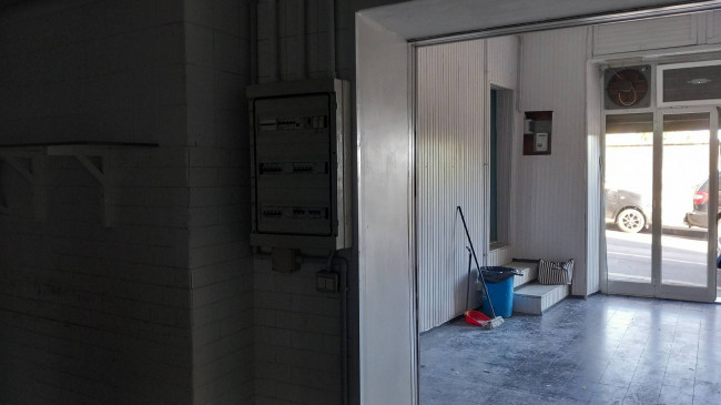Locale commerciale in affitto a Savona