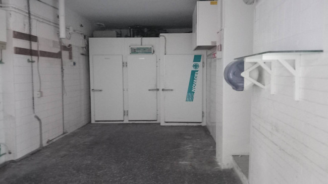 Locale commerciale in affitto a Savona