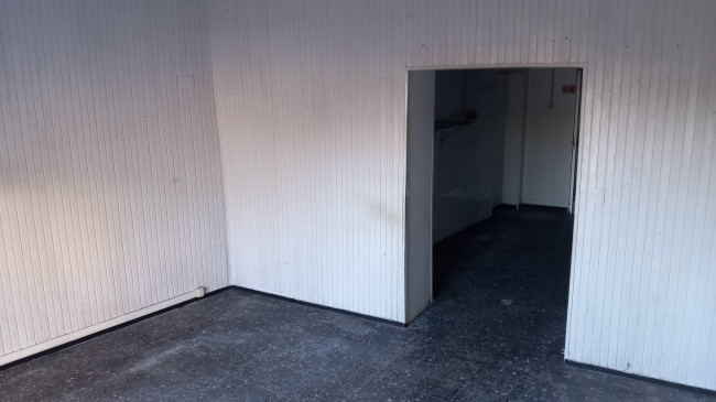 Locale commerciale in affitto a Savona