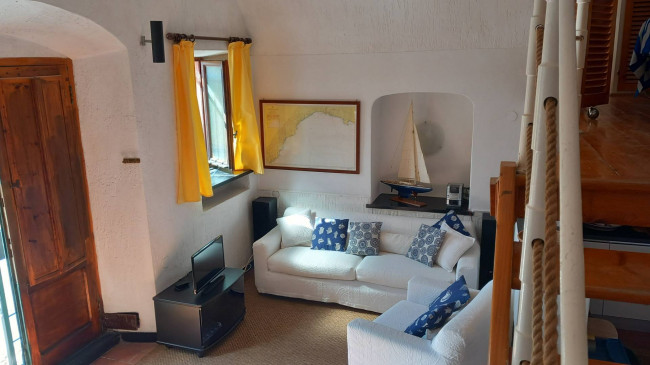 Appartamento in affitto a Albisola Superiore