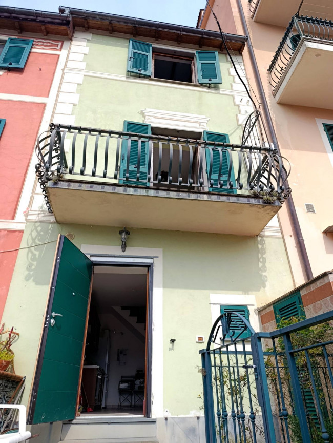 Villette a schiera in vendita a Avegno