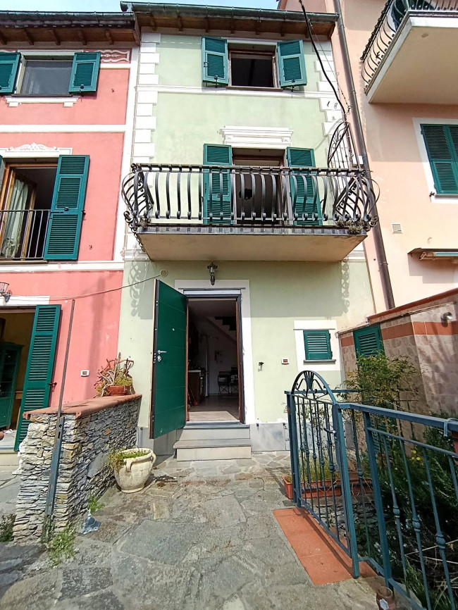 Villette a schiera in vendita a Avegno