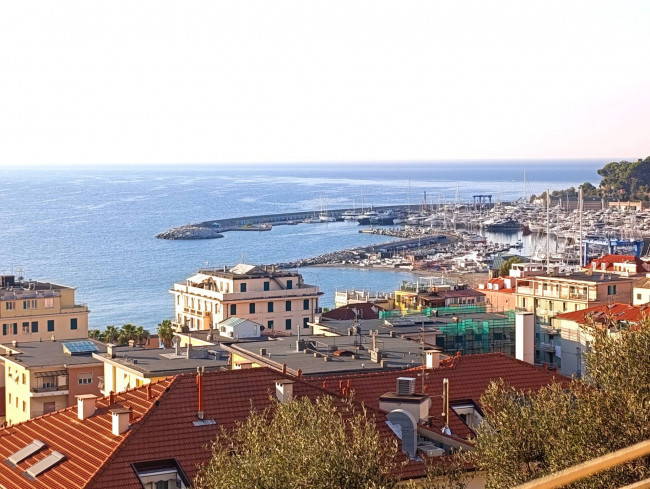 Appartamento in vendita a Varazze