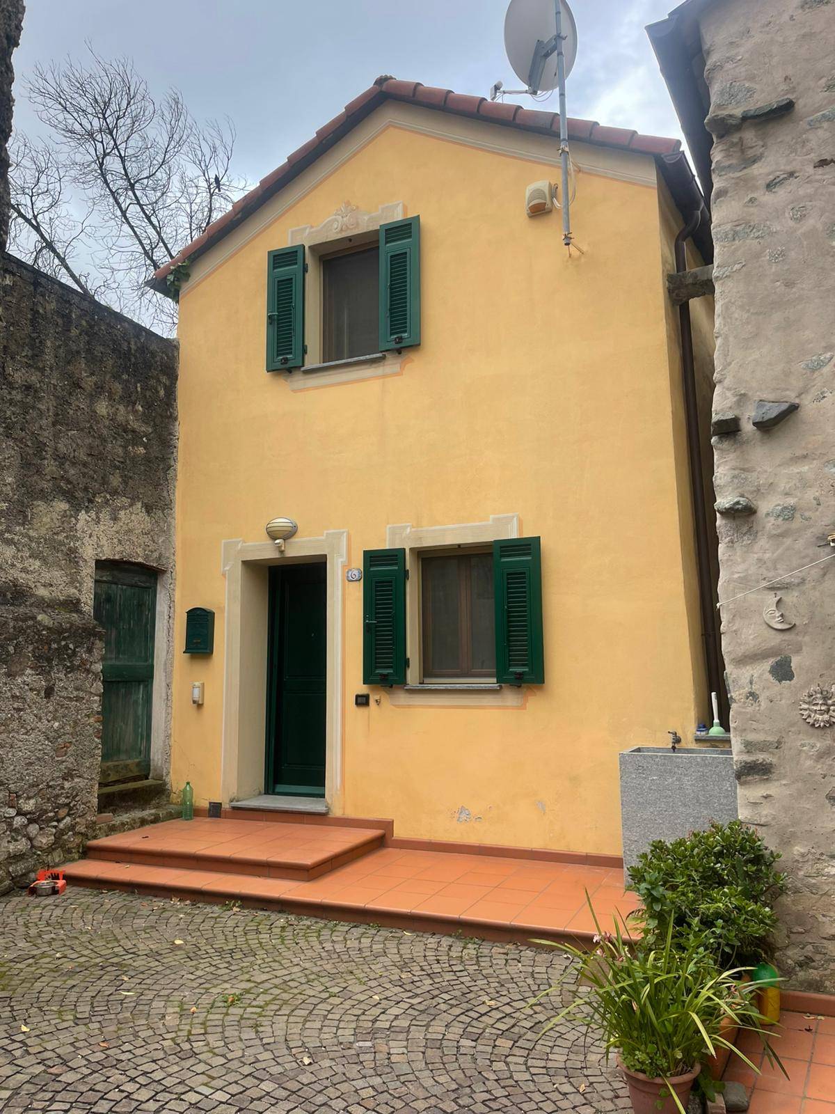 Casa semi-indipendente in vendita a Albisola Superiore (SV)