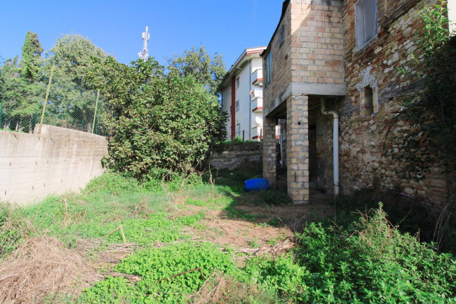 Terreno edificabile in vendita a Nereto