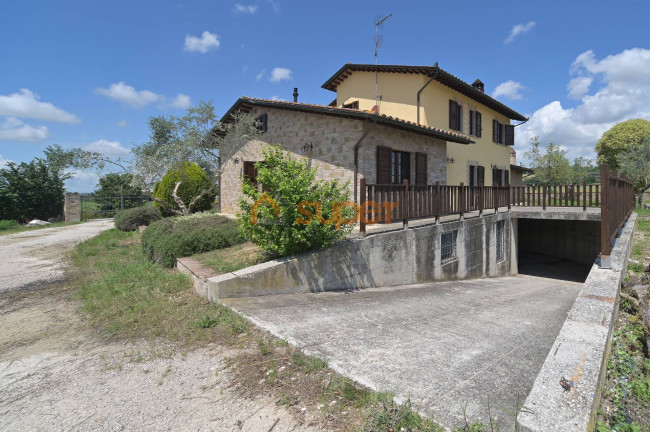 Casa singola in vendita a Torgiano