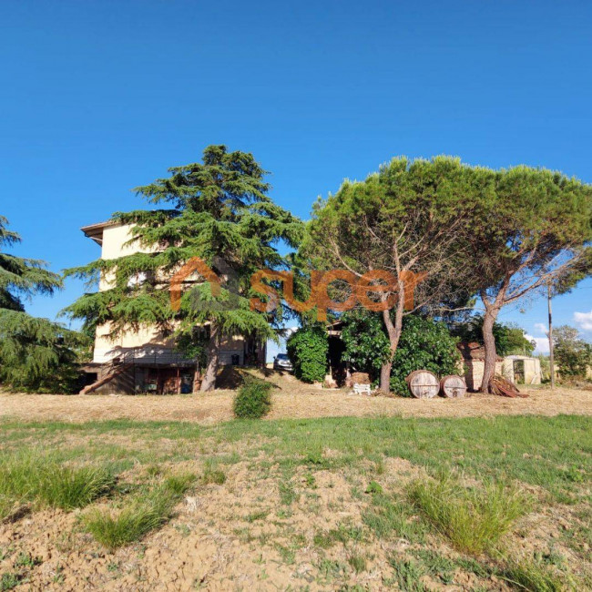 Casa singola in vendita a Castiglione del Lago