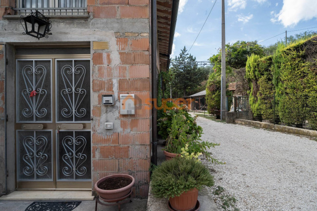 Porzione di Casa in vendita a Assisi