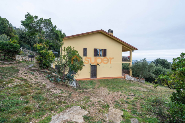 Casa singola in vendita a Perugia