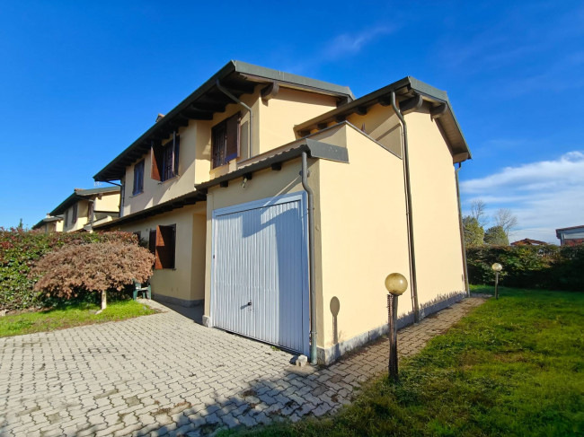 Villette a schiera in vendita a Landriano