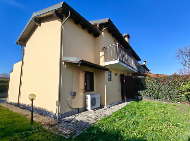 Villette a schiera in vendita a Landriano