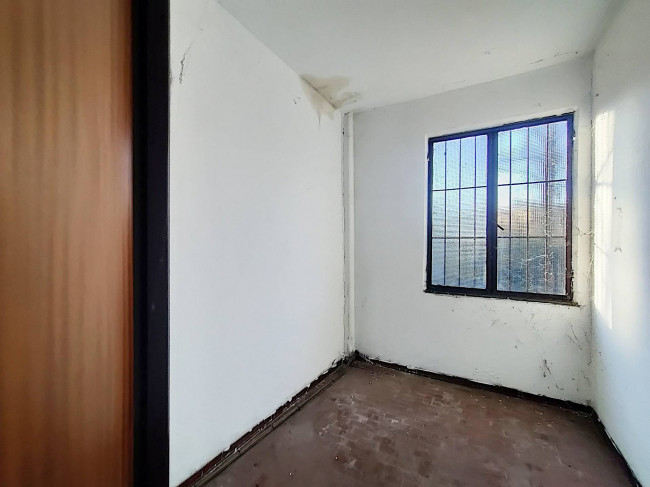 Locale commerciale in vendita a Rozzano