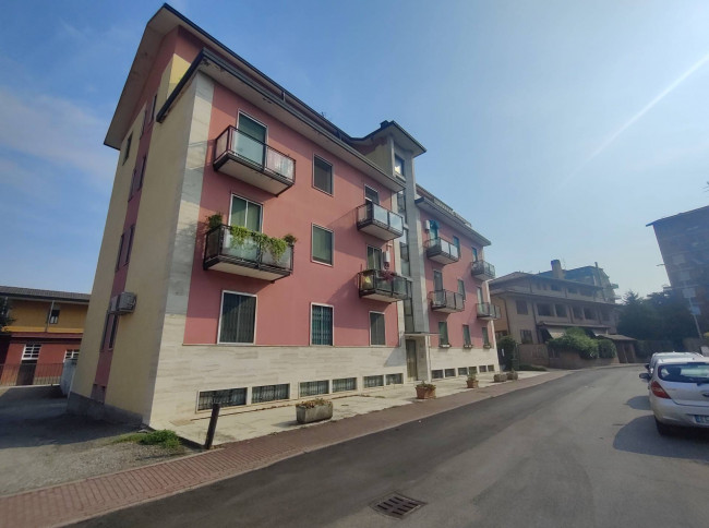 Appartamento in vendita a Opera