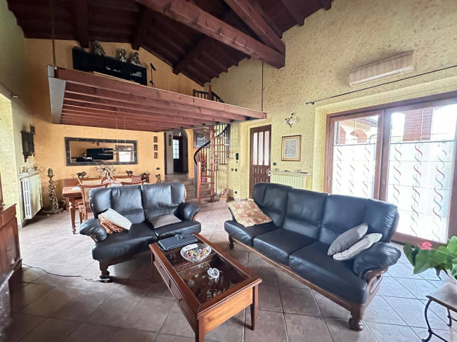 Villa in vendita a Roncaro