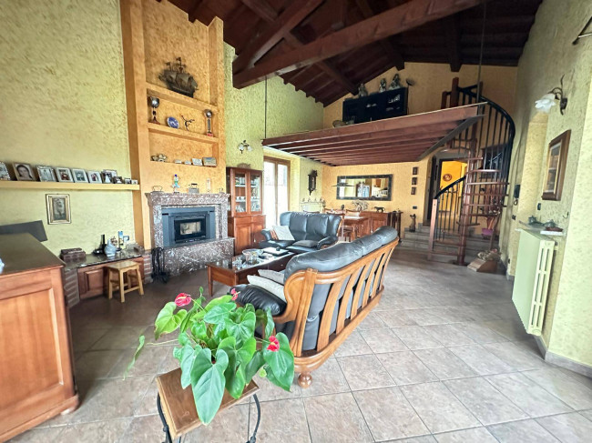 Villa in vendita a Roncaro