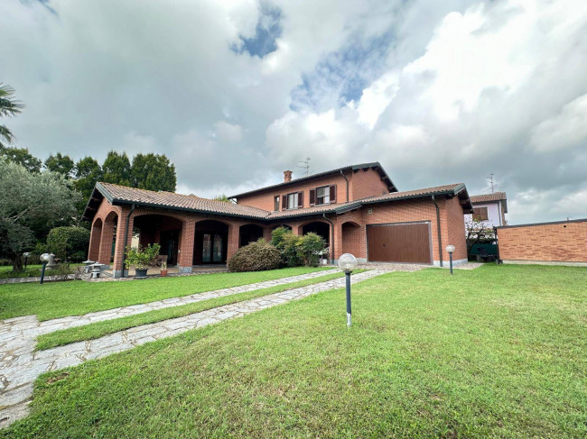 Villa in vendita a Roncaro