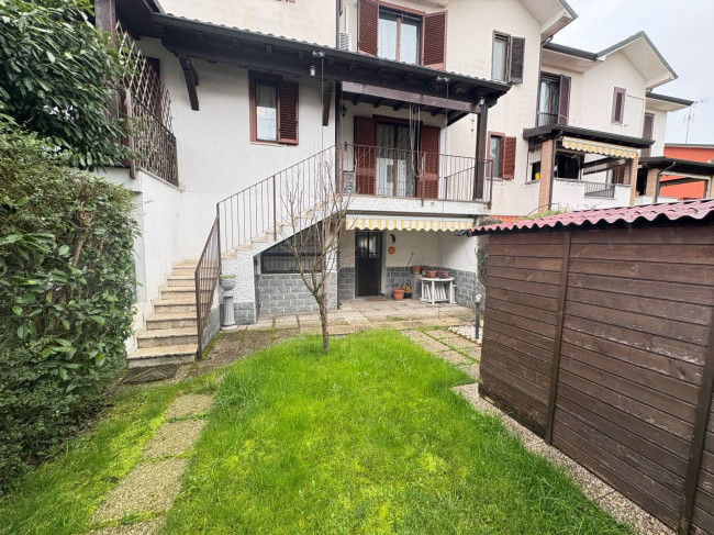 Villette a schiera in vendita a Calvignasco