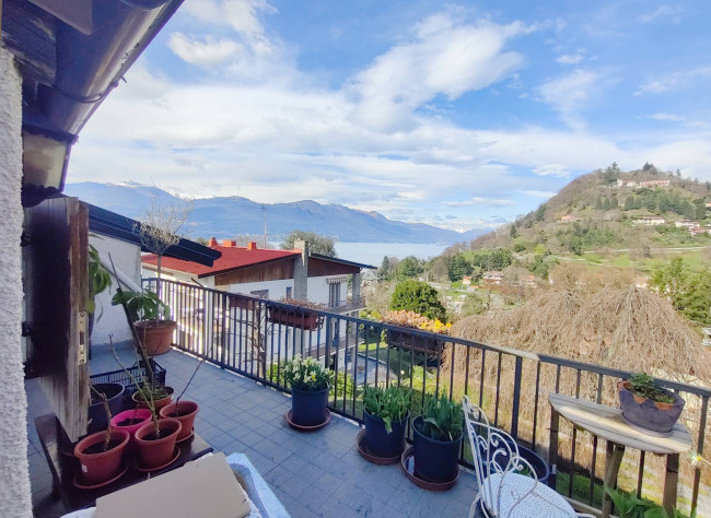Casa singola in vendita a Laveno-Mombello