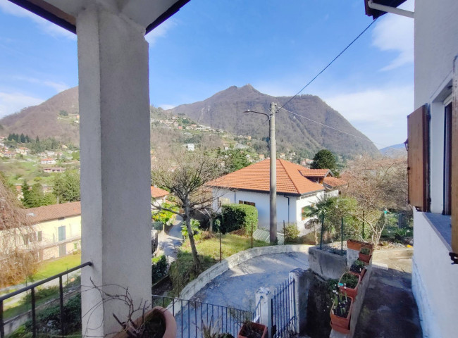 Casa singola in vendita a Laveno-Mombello
