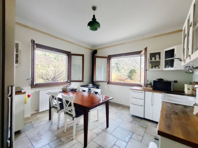 Casa singola in vendita a Laveno-Mombello