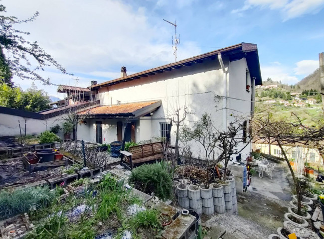 Casa singola in vendita a Laveno-Mombello