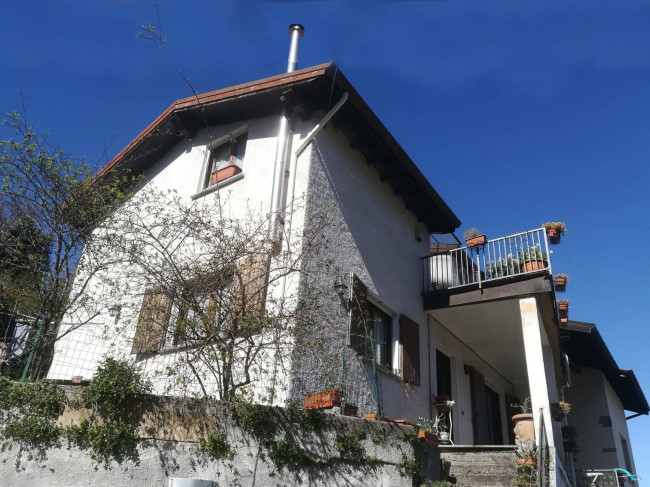 Casa singola in vendita a Laveno-Mombello