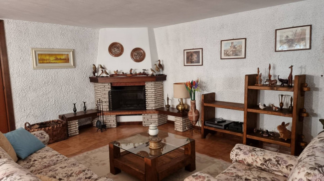 Villa in vendita a Rosate