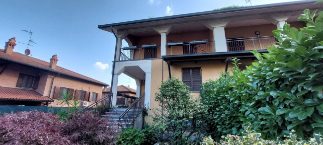 Villa in vendita a Rosate
