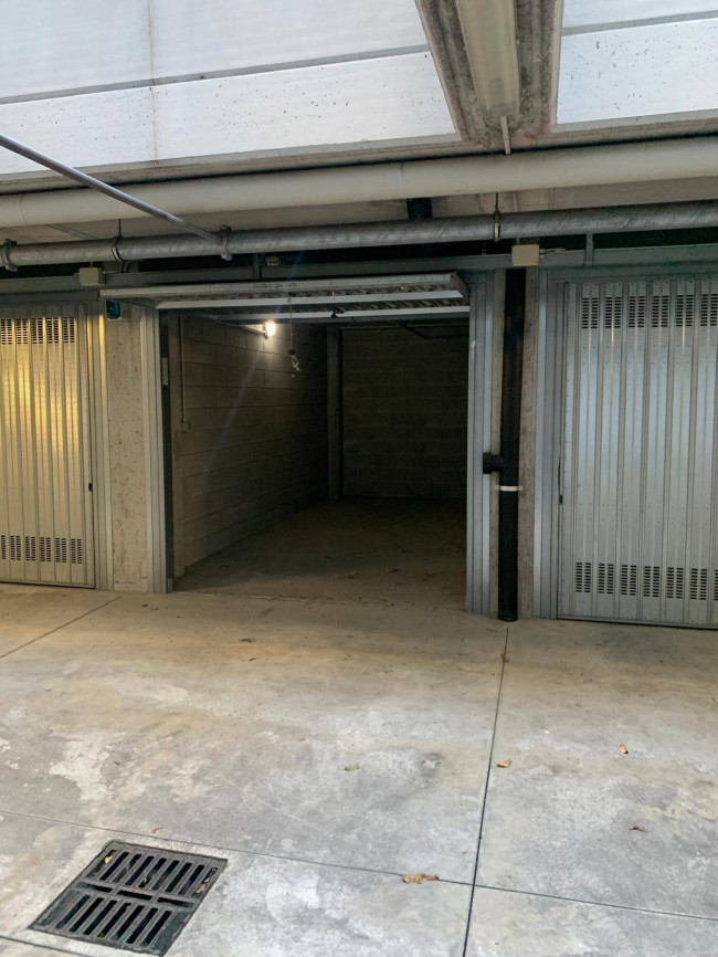 Box o garage in vendita a Rozzano