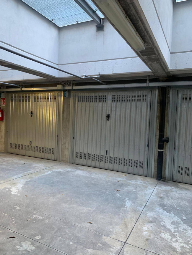 Box o garage in vendita a Rozzano
