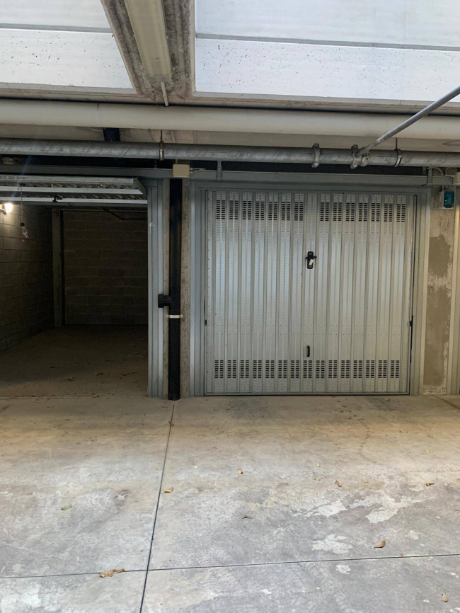 Box o garage in vendita a Rozzano